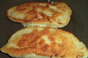Placinte cu stir rosu si / sau branza