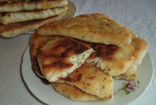Placinte cu stir rosu si / sau branza