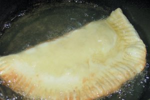Langosi cu dulceata de visine