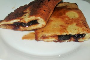 Langosi cu dulceata de visine