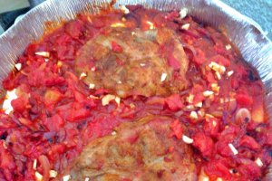 Ceafa de porc in sos de rosii si usturoi