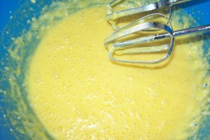 Cupcakes cu crema de vanilie si capsuni