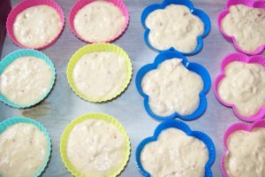 Cupcakes cu crema de vanilie si capsuni