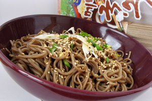 Salata de taitei soba