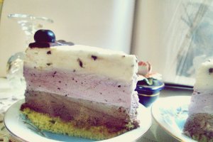 Tort cu ciocolata si afine