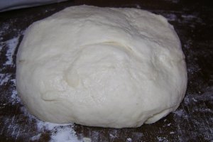 Tartă cu piersici şi zmeură