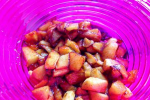 Clatite cu mere caramelizate