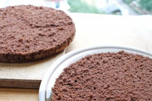 Prajitura cu zmeura si mousse caramel