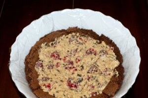 Prajitura cu zmeura si mousse caramel