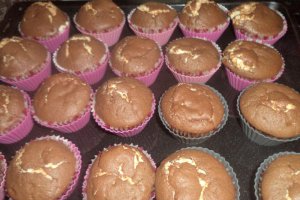 Briose cu cacao si umplutura de cocos