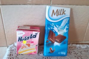 Rulada cu crema de frisca si ciocolata