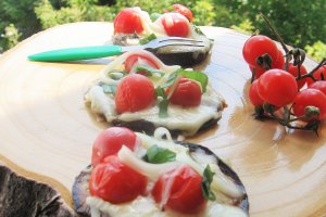 Pizzete de vinete cu rosioare