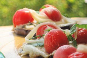 Pizzete de vinete cu rosioare