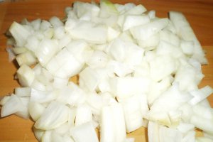 Gulas de porc cu branza si ciuperci