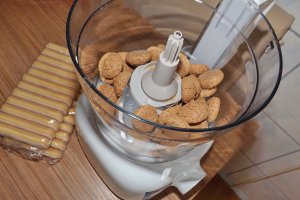 Tiramisu reteta cu biscuiti Amaretti la pahar