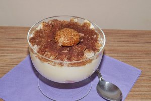 Tiramisu reteta cu biscuiti Amaretti la pahar
