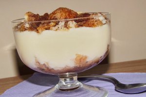 Tiramisu reteta cu biscuiti Amaretti la pahar