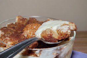 Tiramisu reteta cu biscuiti Amaretti la pahar