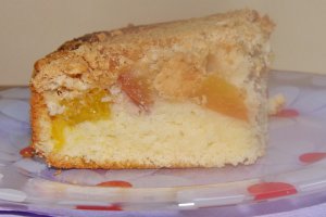 Prajitura rasturnata cu nectarine si biscuiti