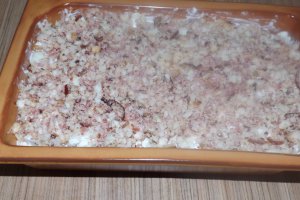 Melcisiori si conopida gratinate, sub crusta de bacon