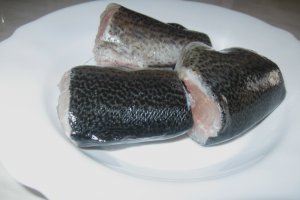 Pastrav cu legume in sos de rosii