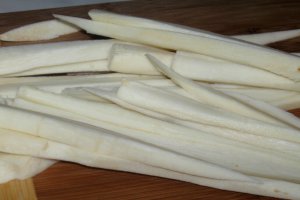 Pastrav cu legume in sos de rosii