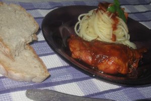 Pui in sos de rosii  (cu paste)
