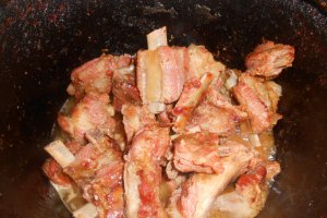 Coaste de porc la tuci,inabusite