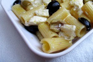 Paste cu masline si mozzarella