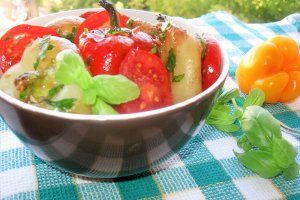 Salata de ardei copti cu rosii