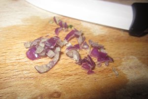 Clătite din suc de sfeclă umplute cu cremă de brânză a la Jamie Oliver