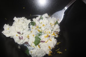 Clătite din suc de sfeclă umplute cu cremă de brânză a la Jamie Oliver