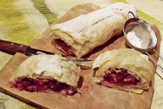 Strudel cu prune