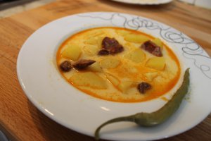 Ciorba de cartofi cu carnati