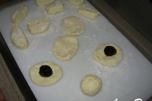 Reteta de preparare a papanasilor umpluti cu prune uscate aromate