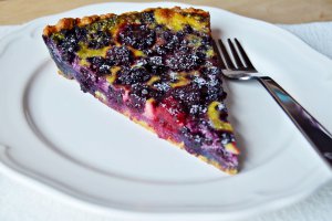 Tarta cu mure si afine
