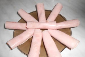 Rulouri umplute cu salata de cruditati