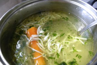 Supa de pasare cu taitei Noodles