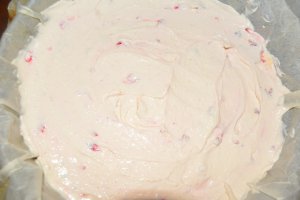 Tarta cu jeleu de zmeura si fragi