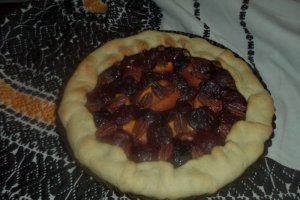 Tarta rustica cu fructe de sezon si nuca Pecan