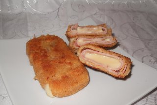 Rulouri de sunca cu cascaval