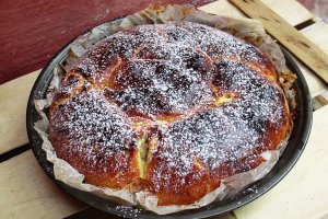 Placinta cu ricotta si stafide