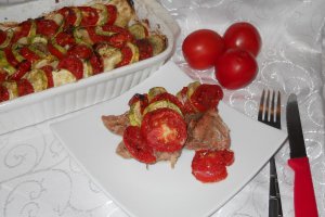 Legume cu carne la cuptor