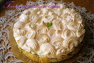 Tarta cu prune si bezea