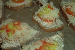 Bruschete cu crema de branza