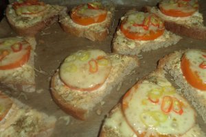 Bruschete cu crema de branza