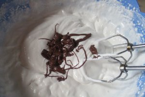 Tort cu crema si ananas