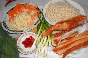 Ciorba de fasole boabe cu piept de porc afumat