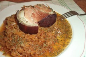 Varza calita cu bacon afumat