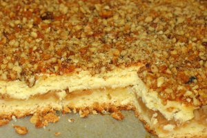 Placinta cu mere si nuci caramelizate